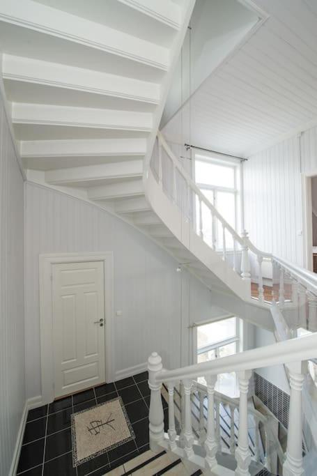 Enter Tromso - Exclusive 4 Bedroom Villa Exterior photo